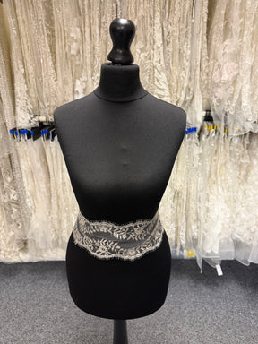 Silver Chantilly Lace Trim - EE4003
