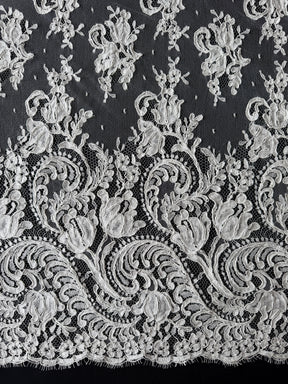 Dentelle de Chantilly ivoire brodée - Beckina