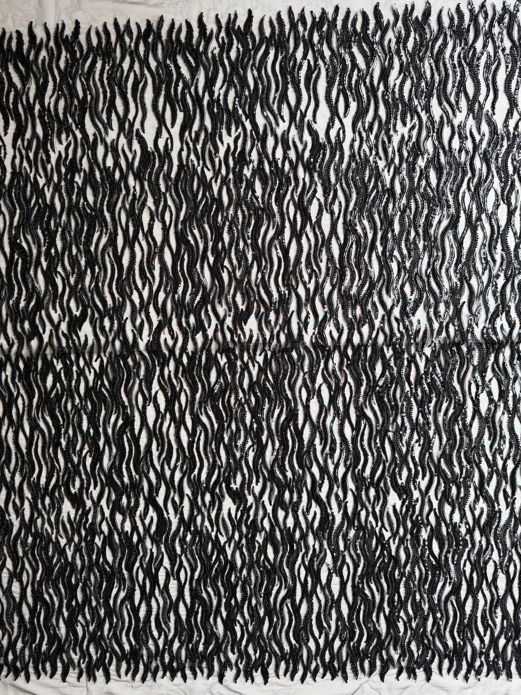 Tulle noir brodé de perles - EB1089