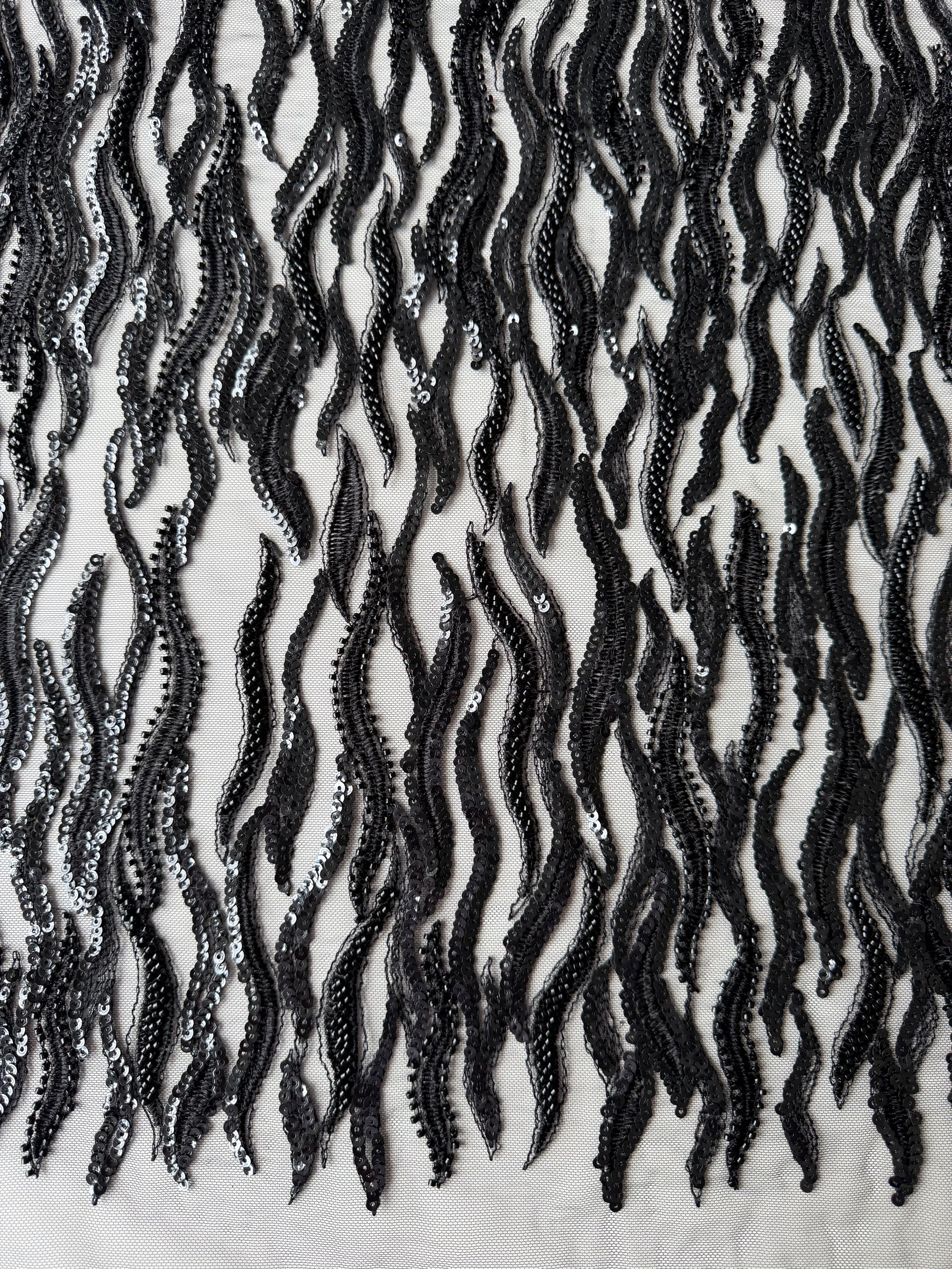 Tulle noir brodé de perles - EB1089