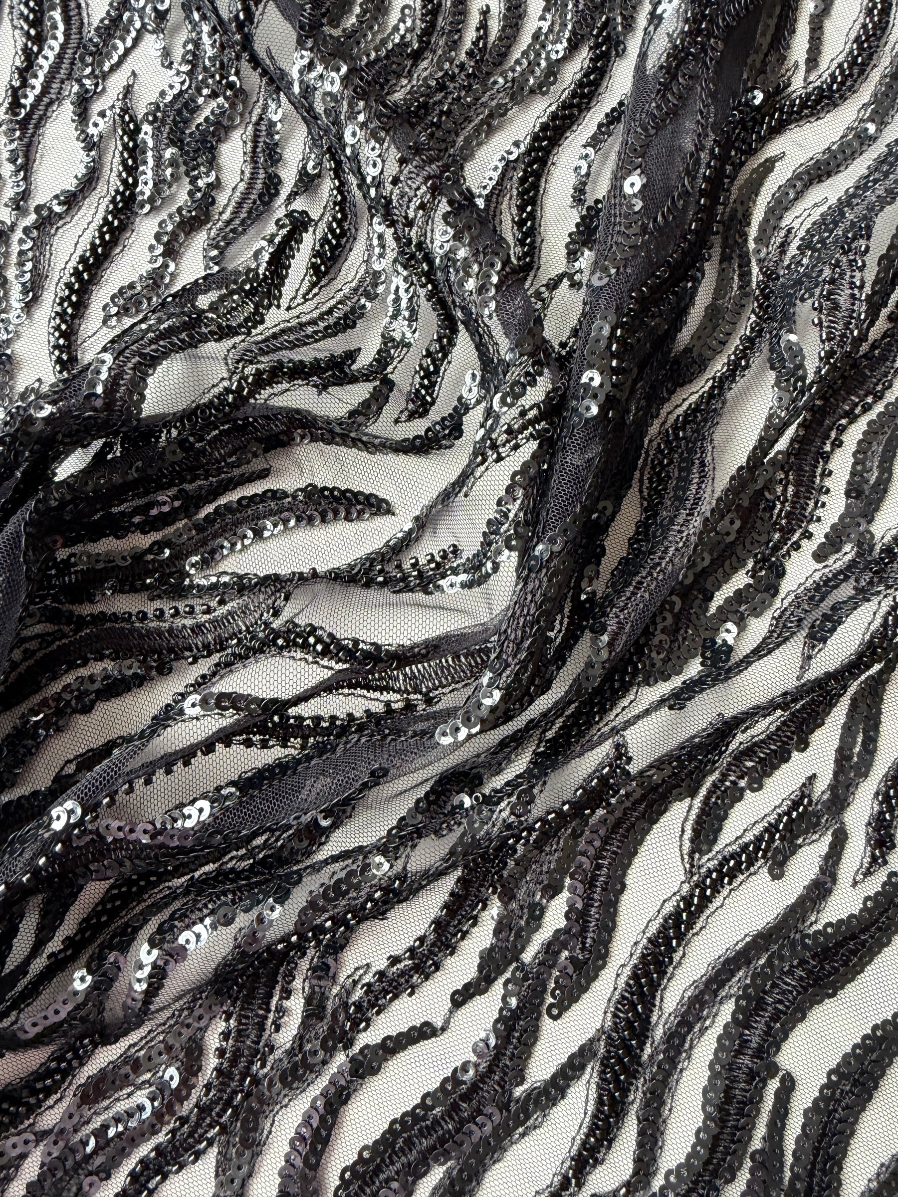 Tulle noir brodé de perles - EB1089