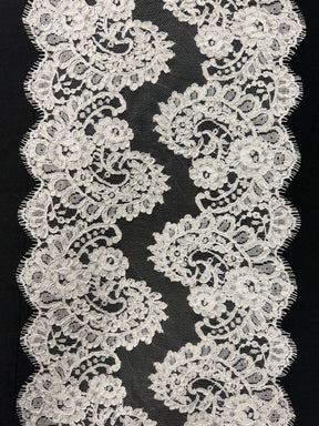 Bordure en dentelle Chantilly ivoire cordée – Sudaba