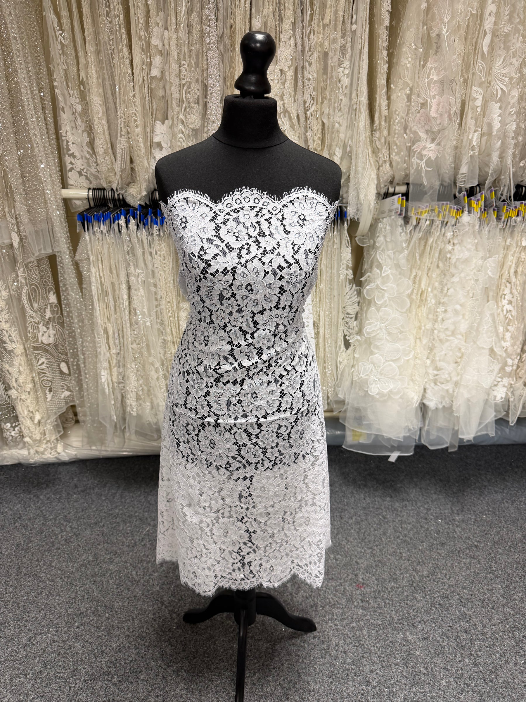 Dentelle de Chantilly blanche - LA4001