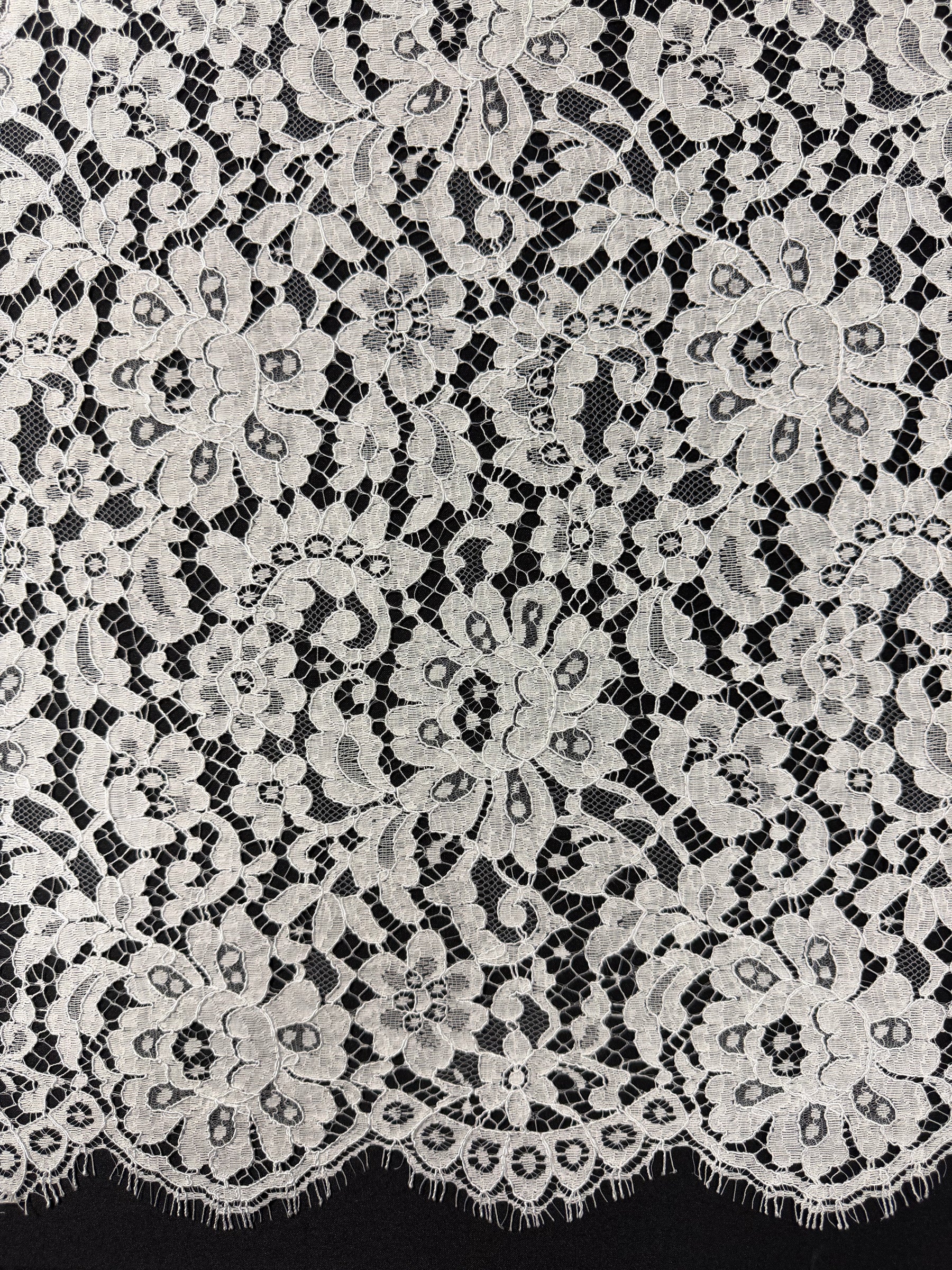 Dentelle Chantilly ivoire - LA4001