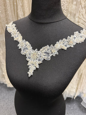 Applique perlée ivoire - T587