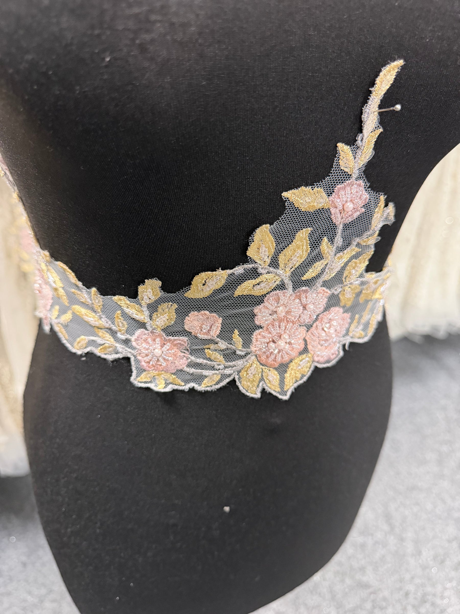 Bordure en dentelle rose poudree – Jessica.