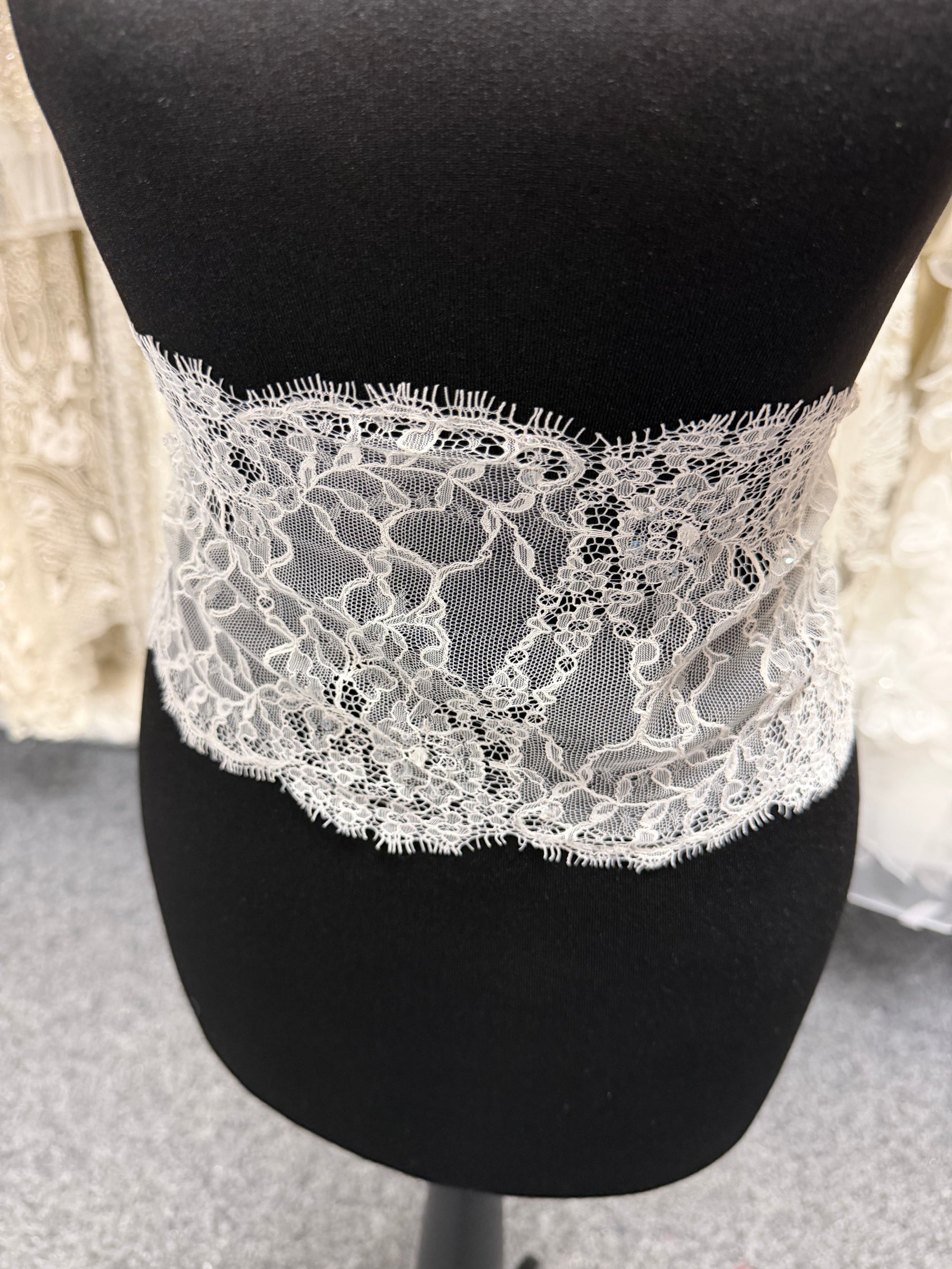 Ivory Sequin Lace Trim - T786