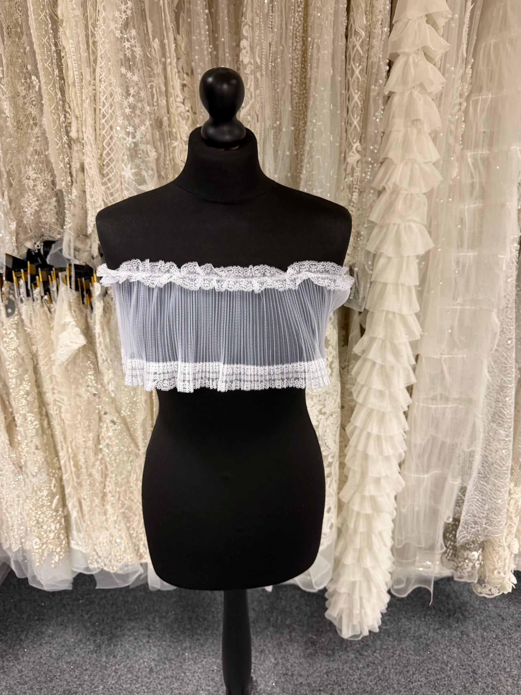 White Pleated Tulle Trim - T195