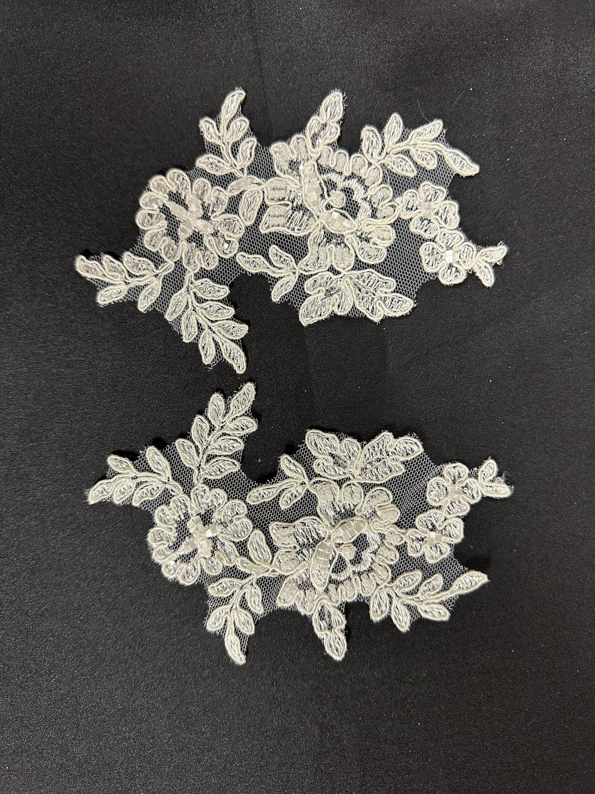 Appliques en dentelle perlée ivoire - AP 265 (CF)
