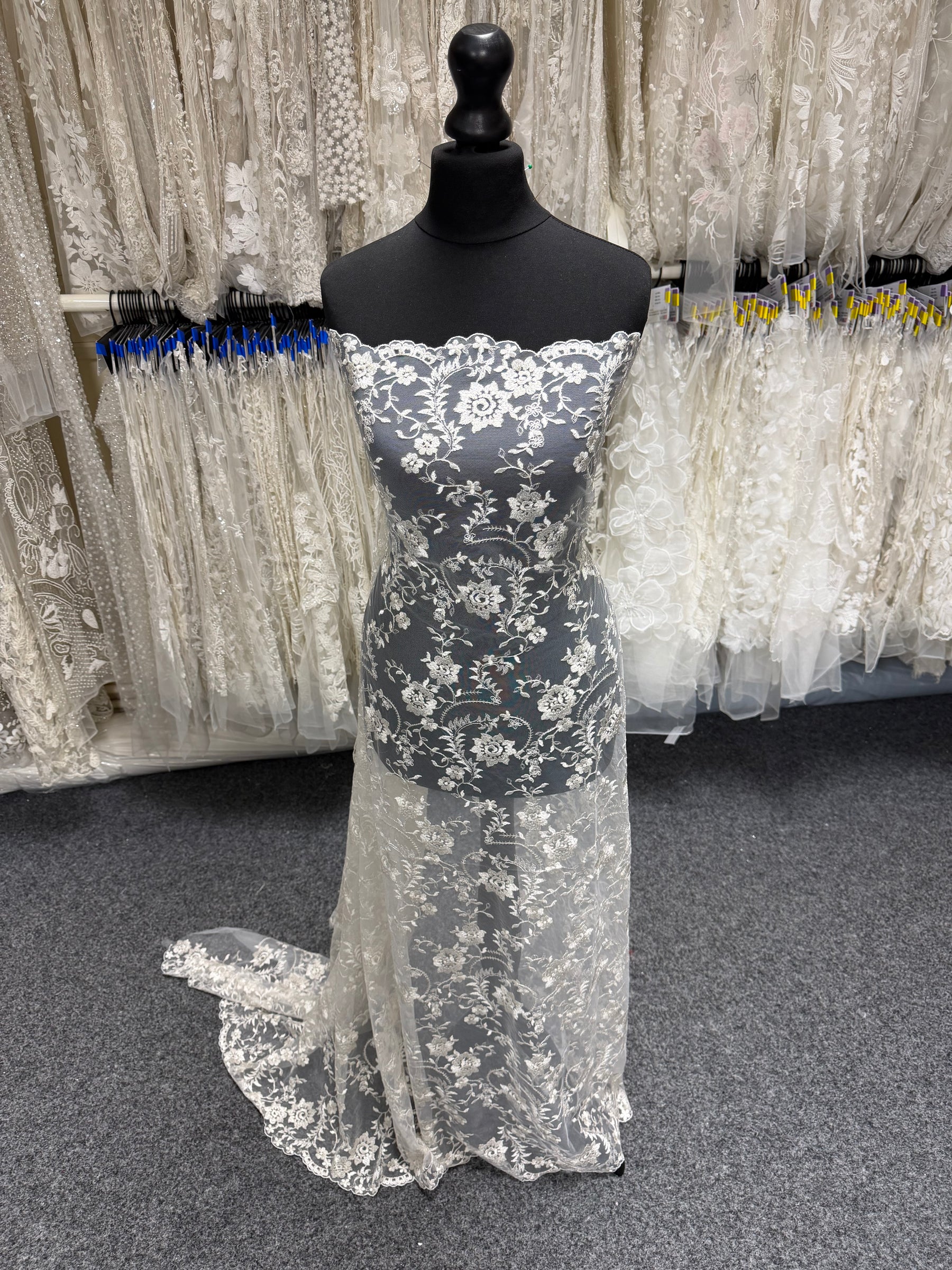 Ivory and Silver Embroidered Lace - P812
