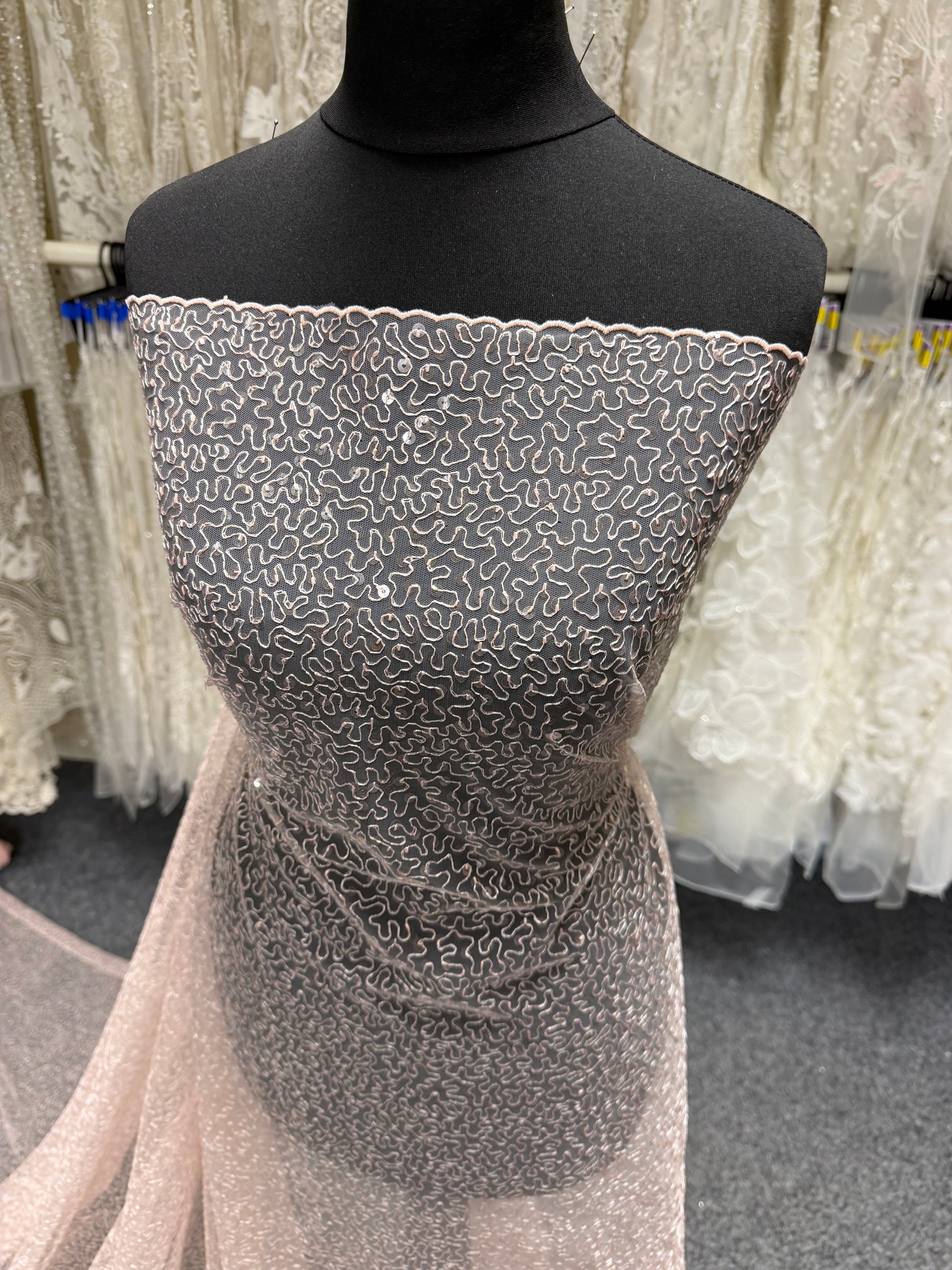 Tulle à sequins brodé rose antique – EB3001