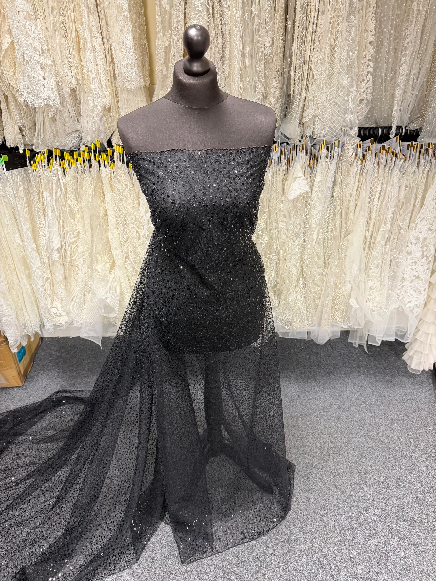 Tulle à sequins brodés noirs – EB3001