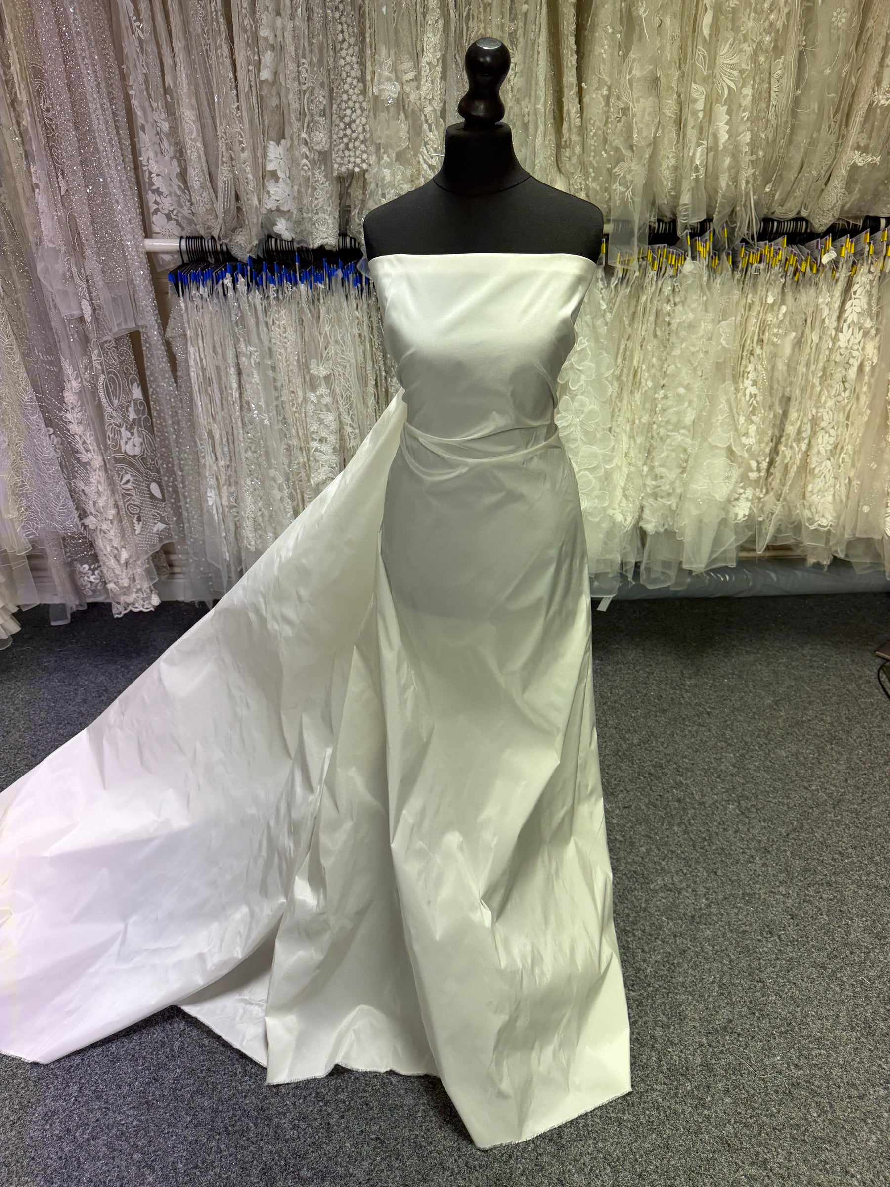 Pale Ivory Polyester Taffeta - Ramsay