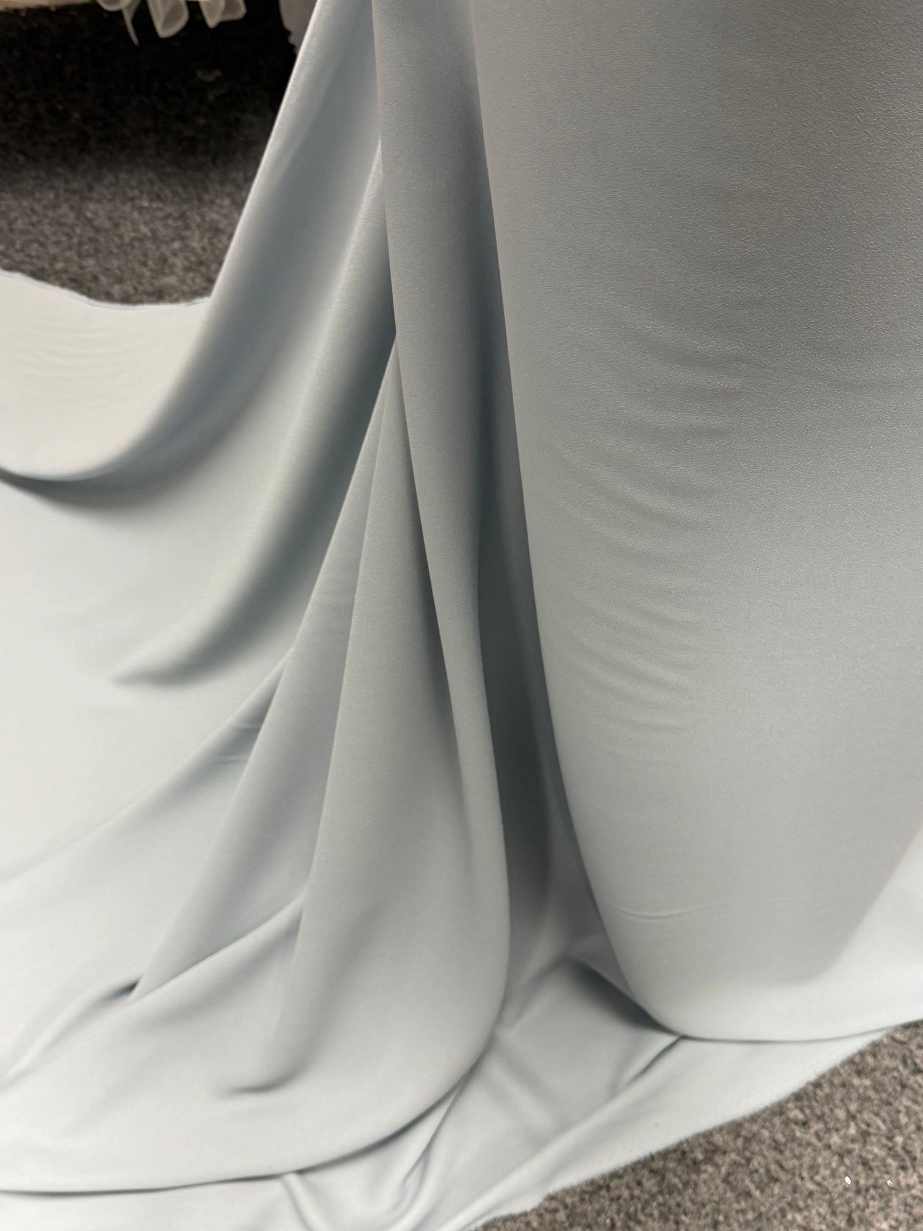 Crêpe polyester couleur œuf de canard, poids moyen - P59