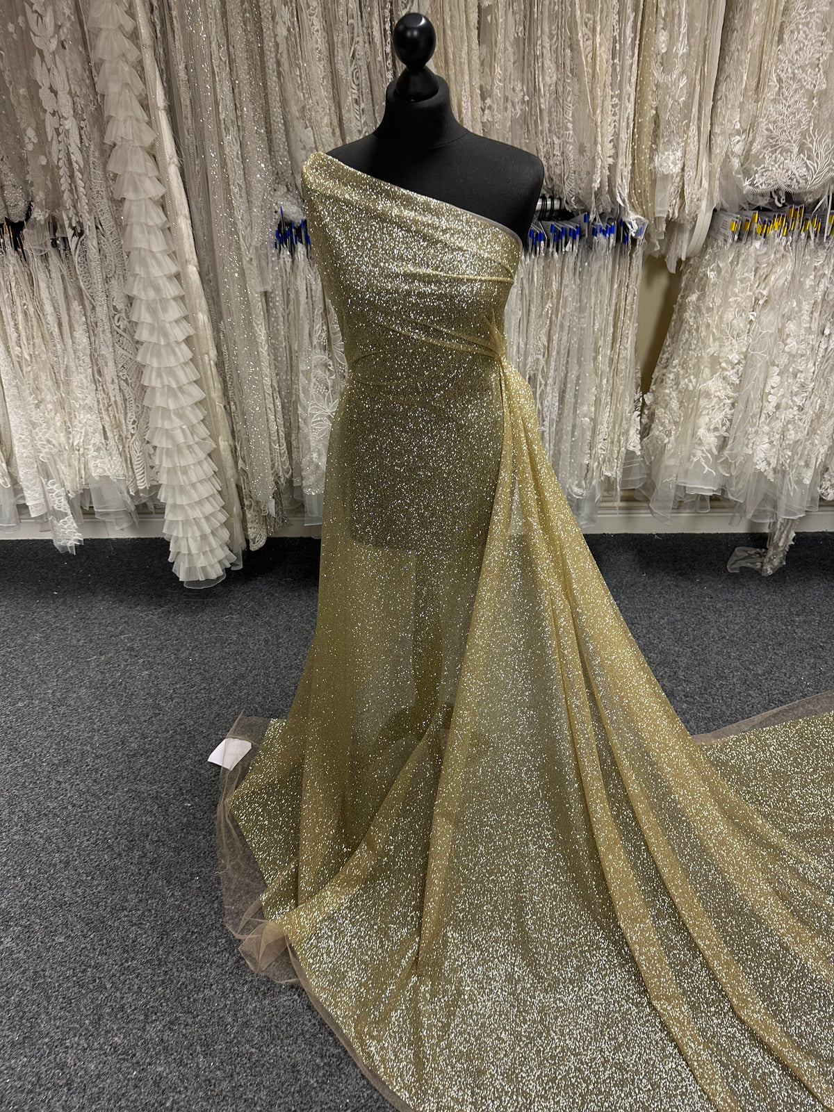 Tulle pailleté or pâle - Récupération