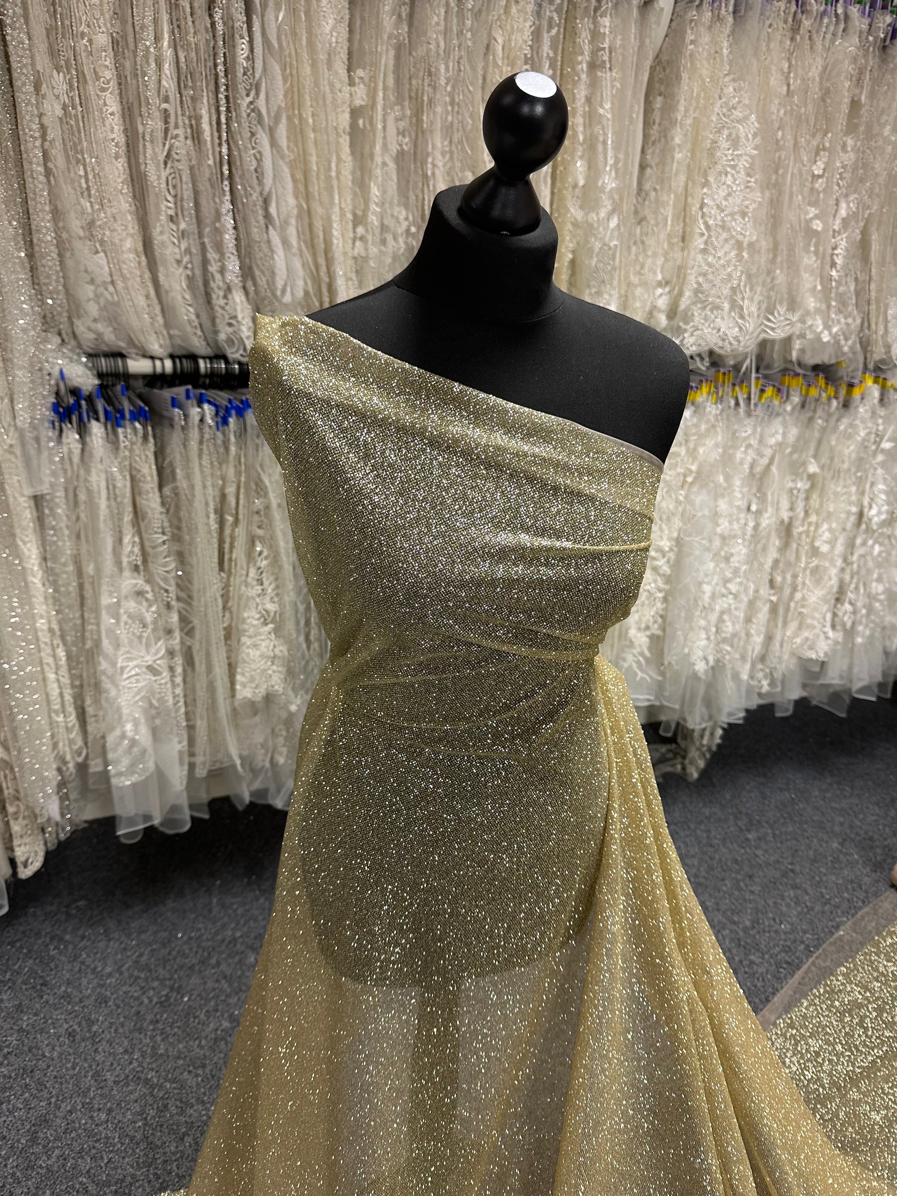 Tulle pailleté or pâle - Récupération