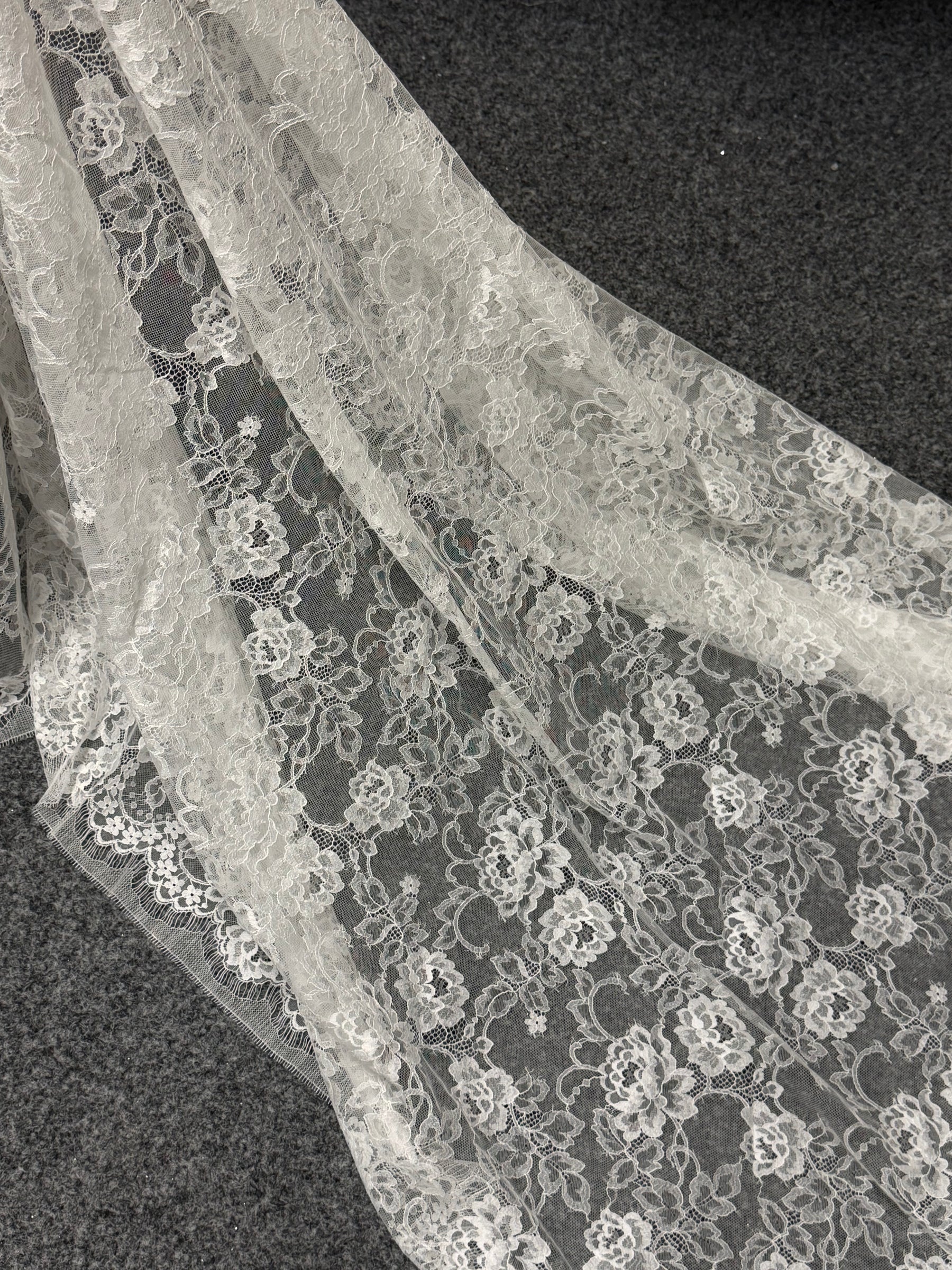 Dentelle en nylon ivoire - P728