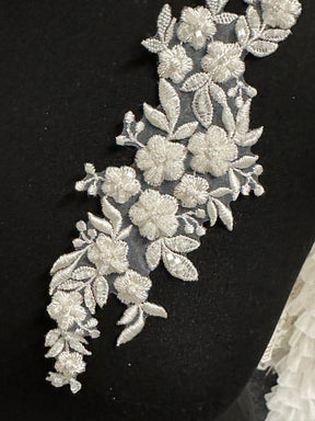 Appliques en dentelle perlée ivoire - AP 2254 (CF)
