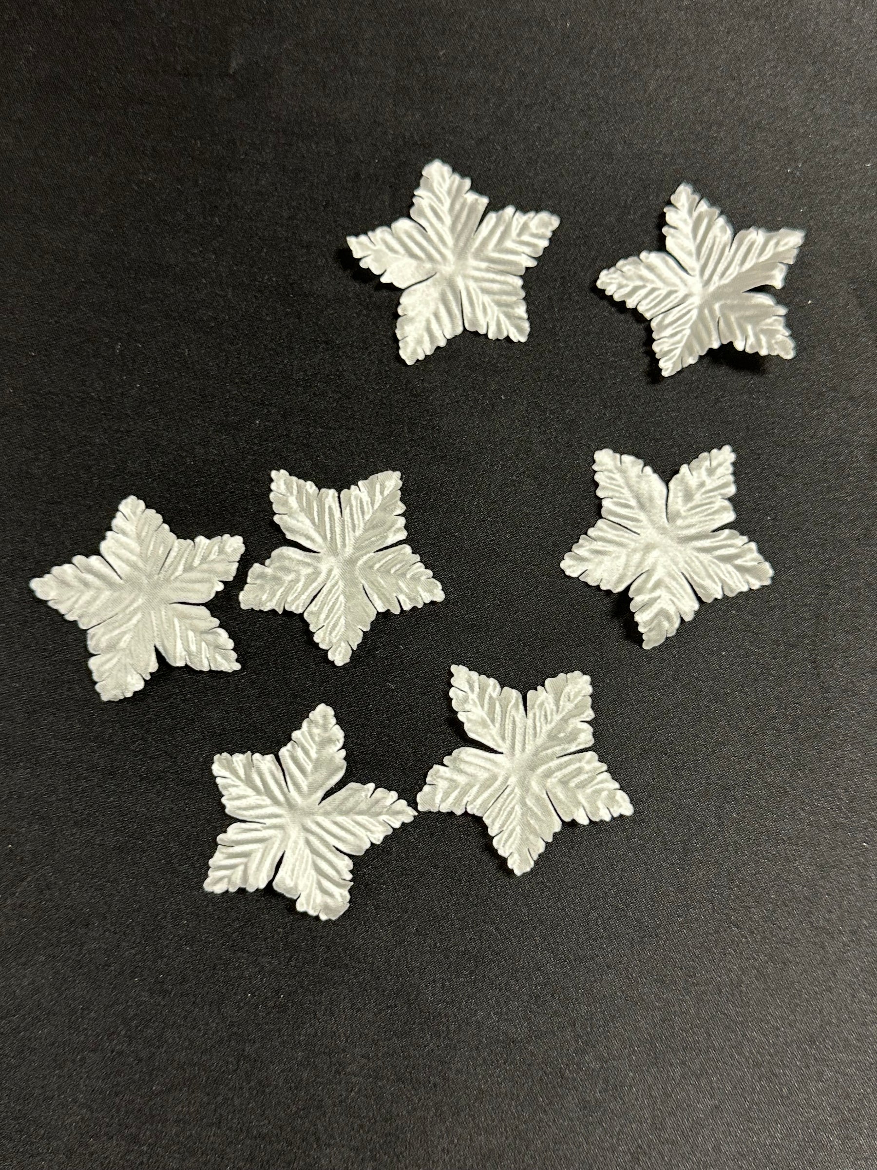 Fleurs ivoire à 5 pétales - MM0031 (Sachet de 144)