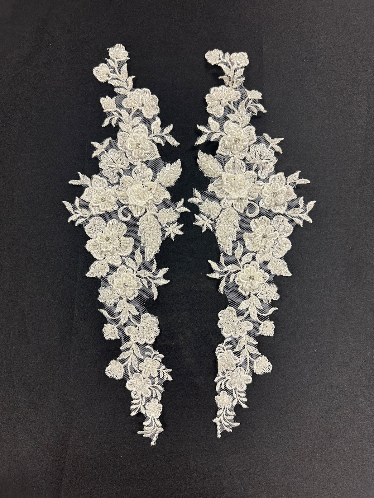 Appliques en dentelle perlée ivoire - AP 2254 (CF)