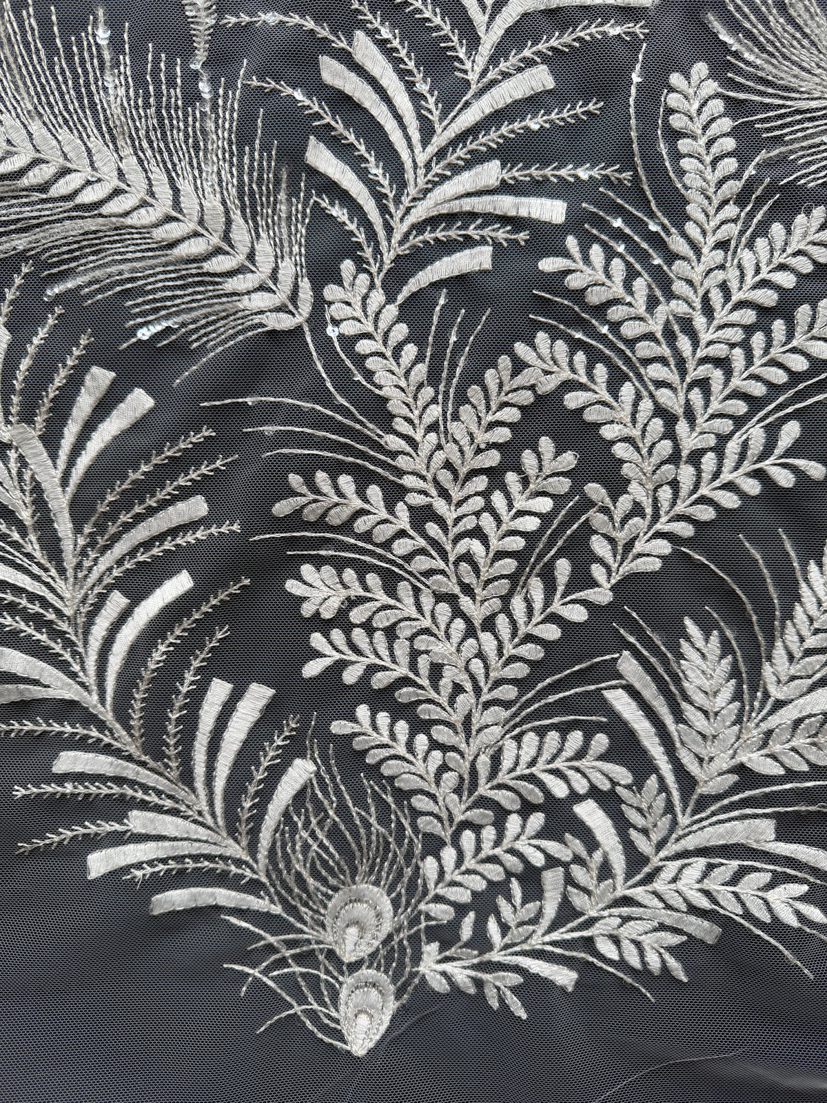 Dentelle brodée de sequins ivoire - EB3025