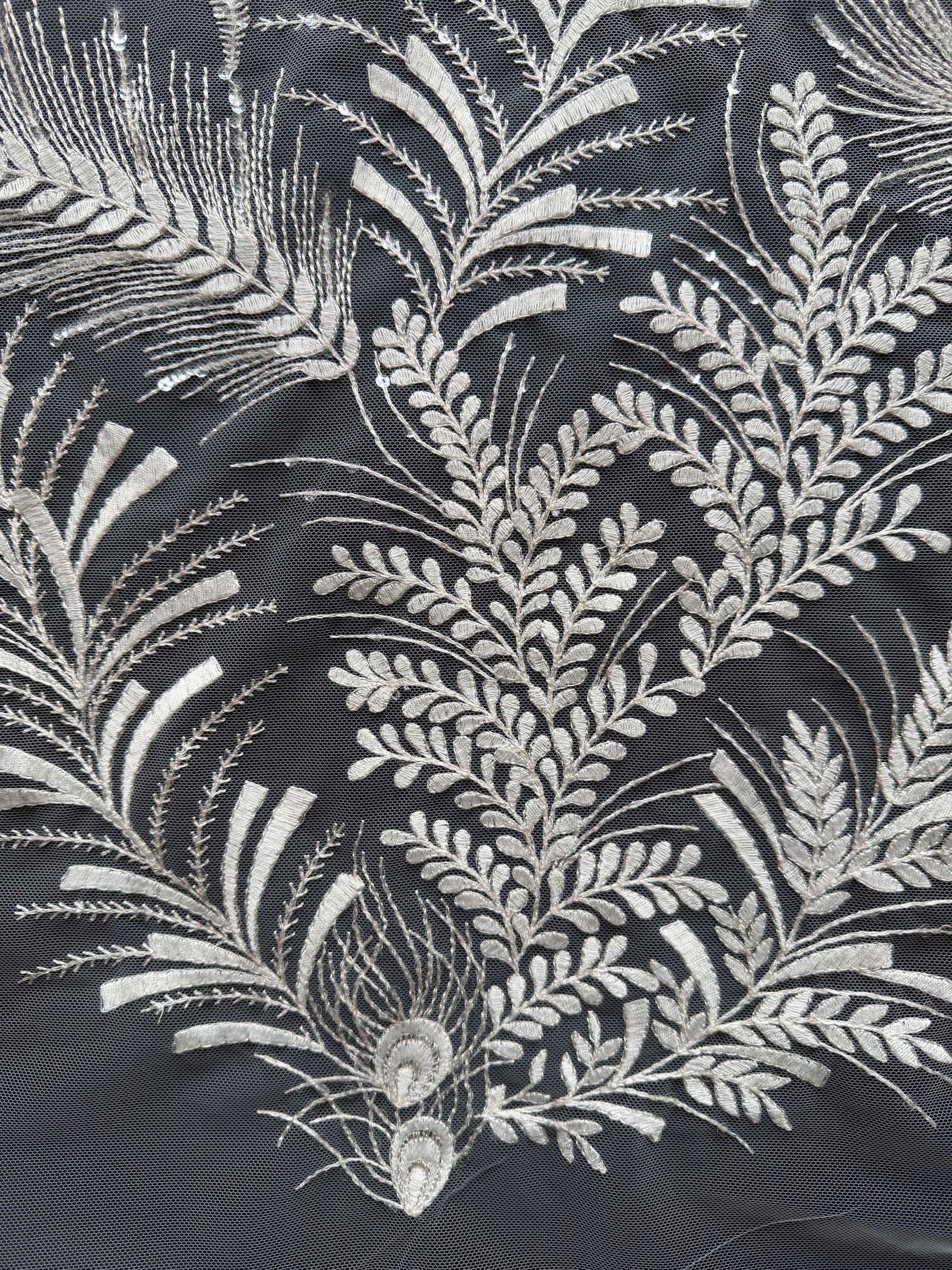 Dentelle brodée de sequins ivoire - EB3025