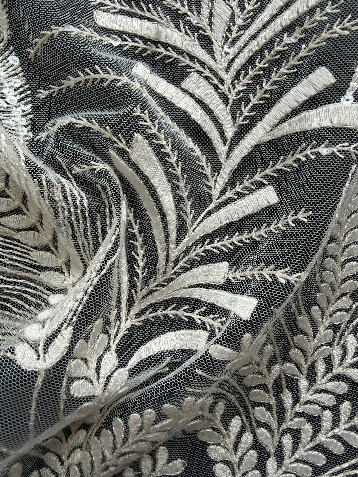 Dentelle brodée de sequins ivoire - EB3025