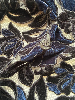 Broderie en dentelle de velours noir et marine - EB5025