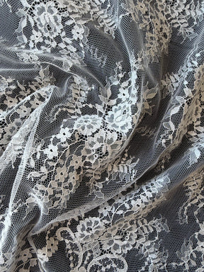 Dentelle de Chantilly ivoire - P729