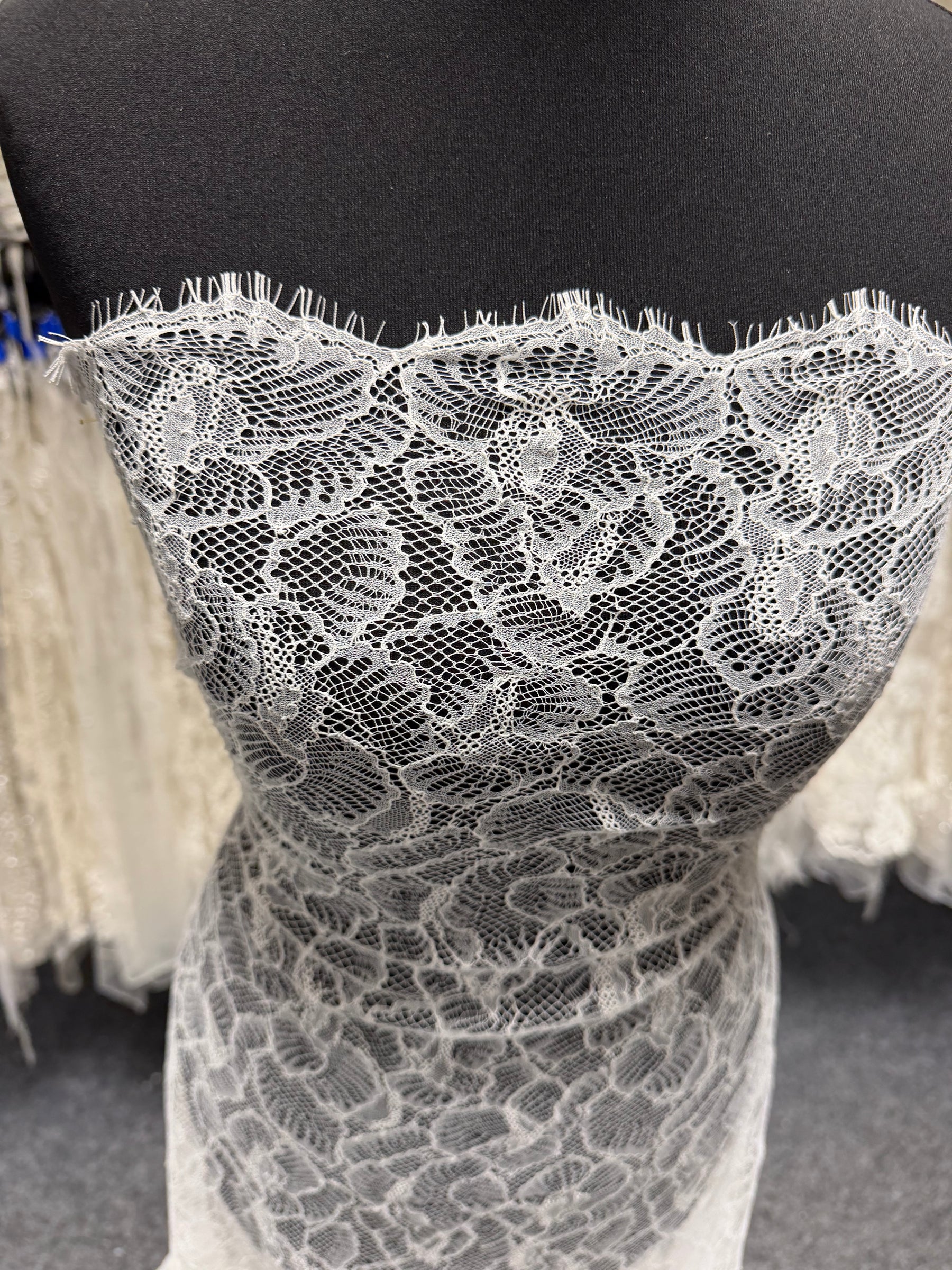 Dentelle française ivoire - LA2014