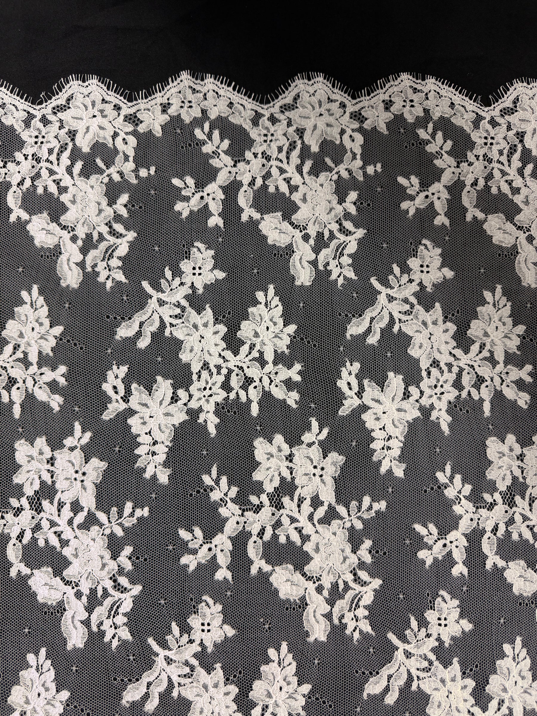 Dentelle ivoire française - LA2011