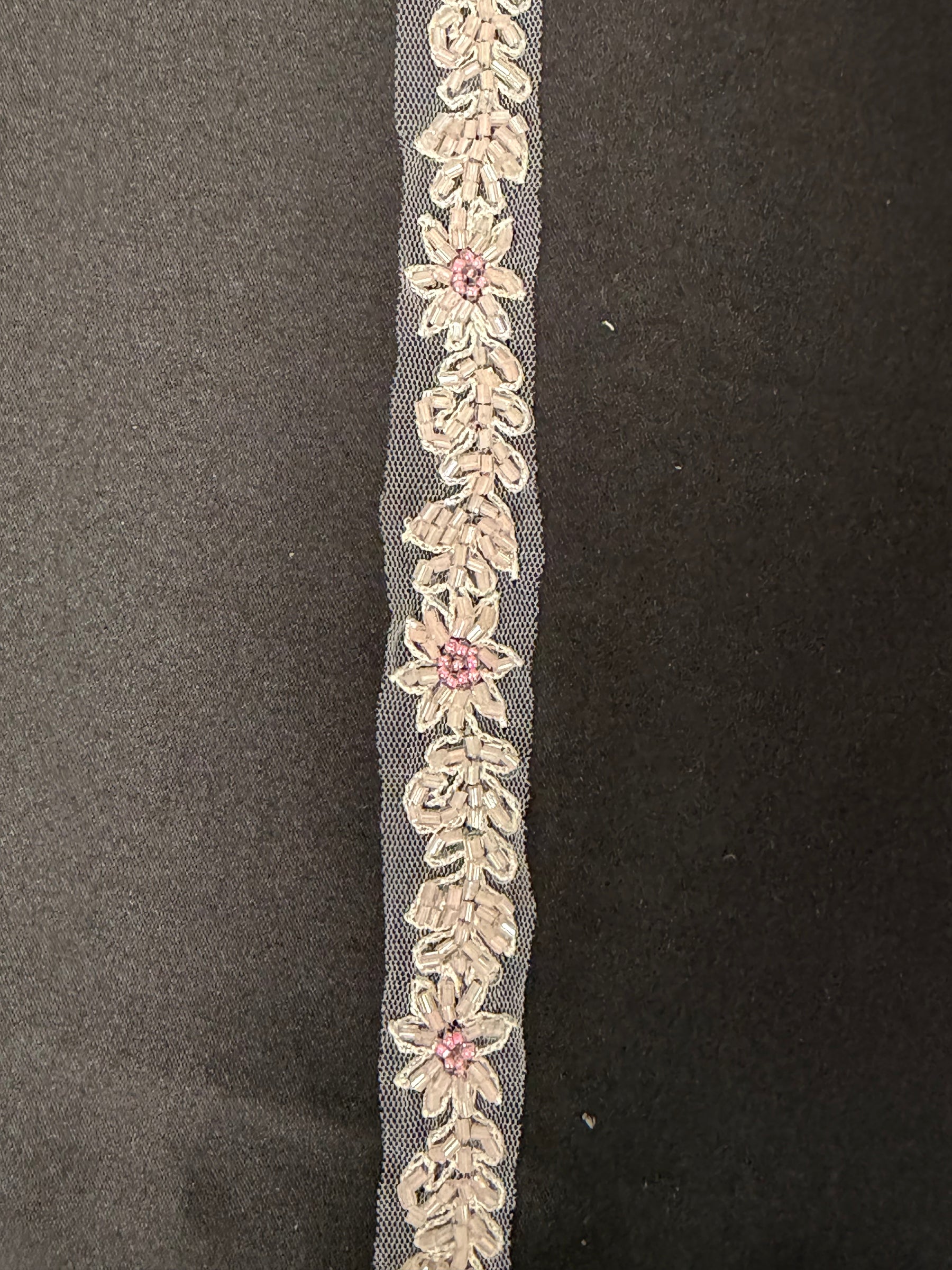 Bordure perlée rose - EH2026