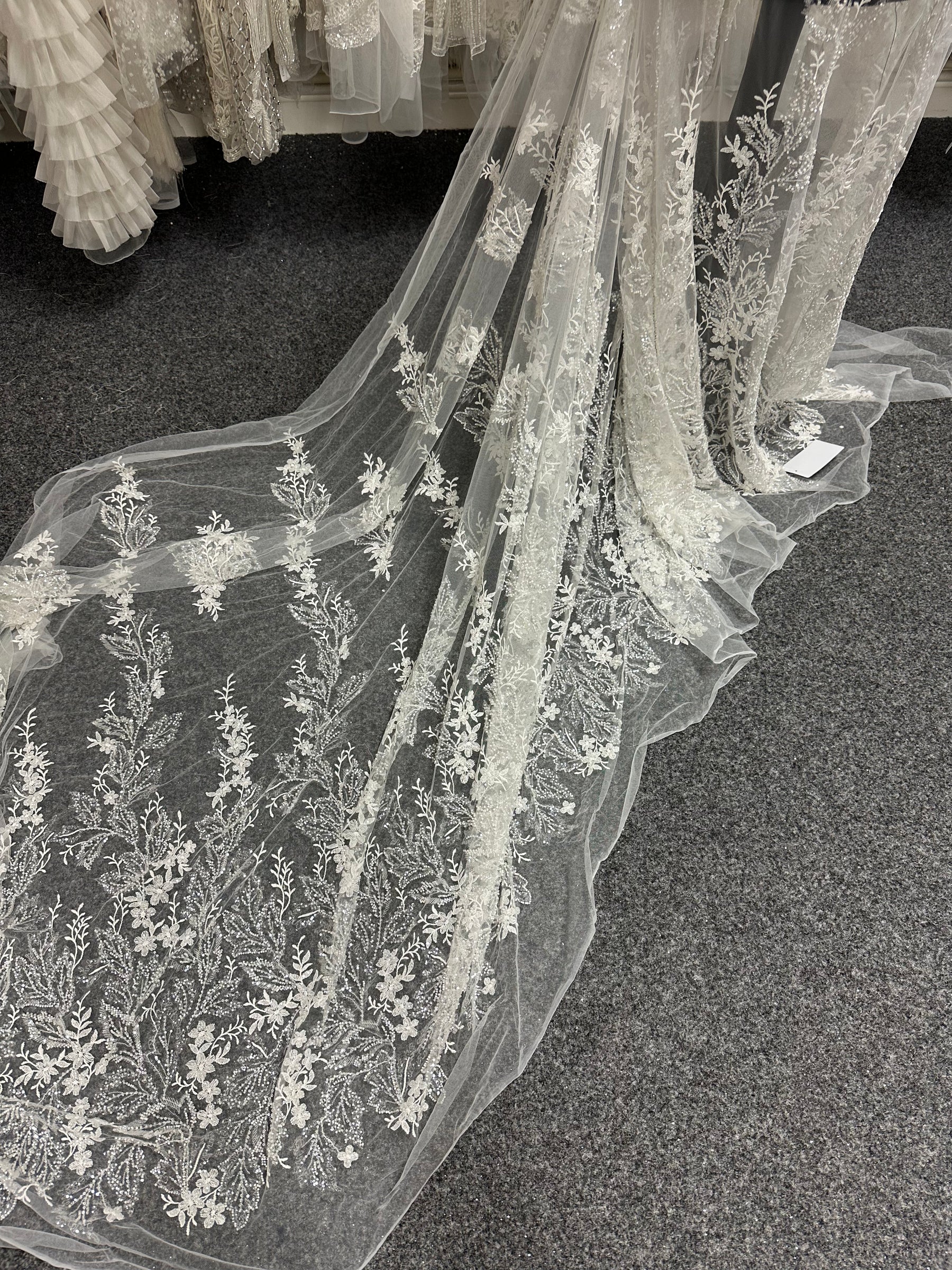 Dentelle brodée de perles ivoire - EB1099