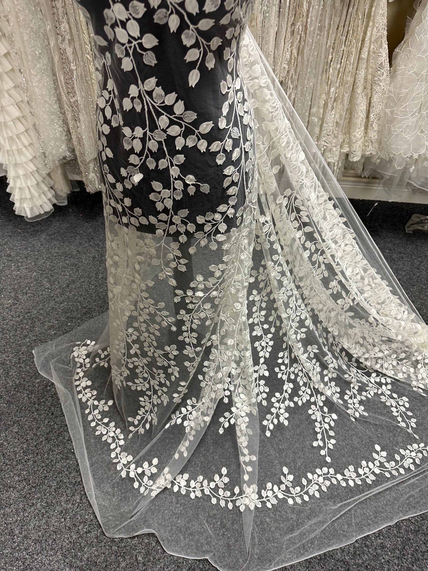 Dentelle brodée ivoire 3D - EB5034
