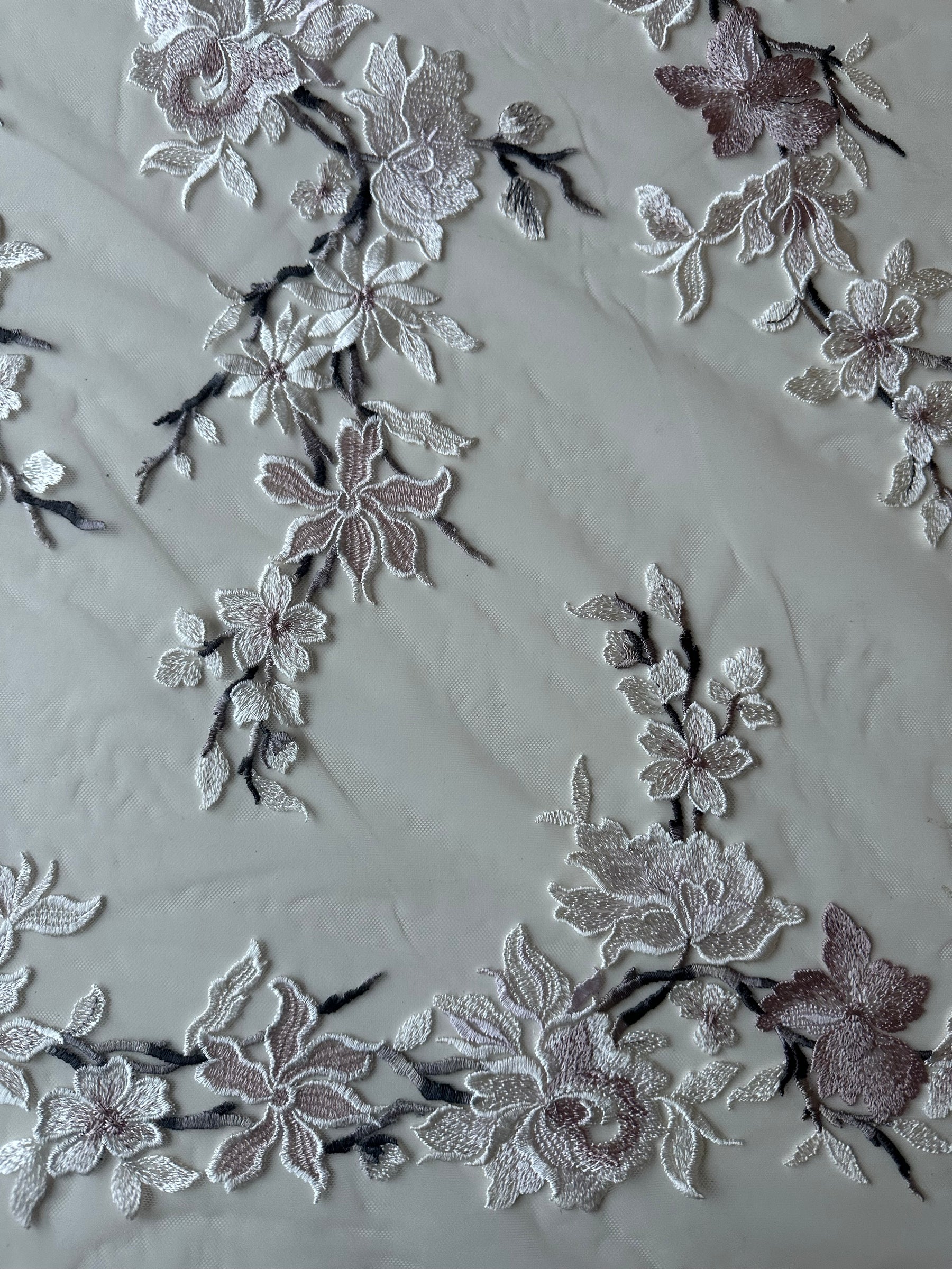 Dentelle rose brodée - EB5052