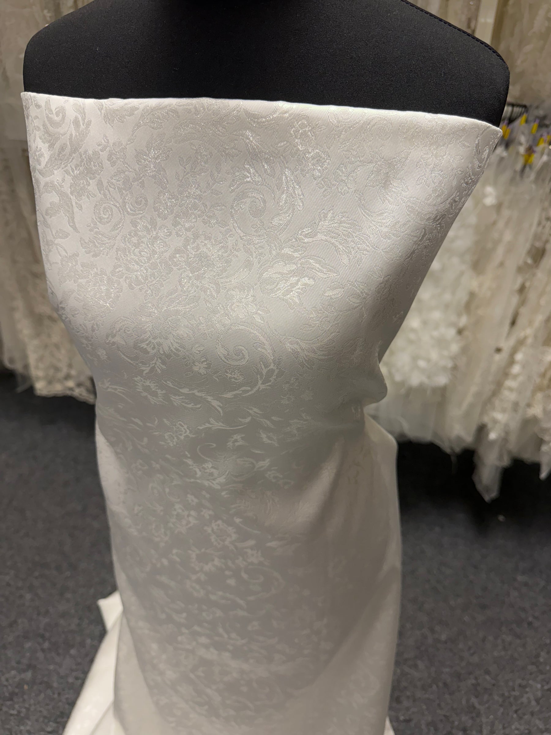 Brocade ivoire italien - P658
