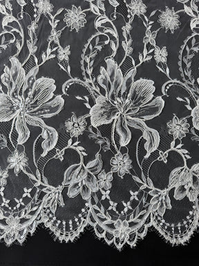 Dentelle en ivoire brodée de cordelettes et de sequins - Ladina