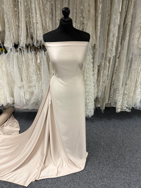 Crêpe satinée en polyester champagne - P60