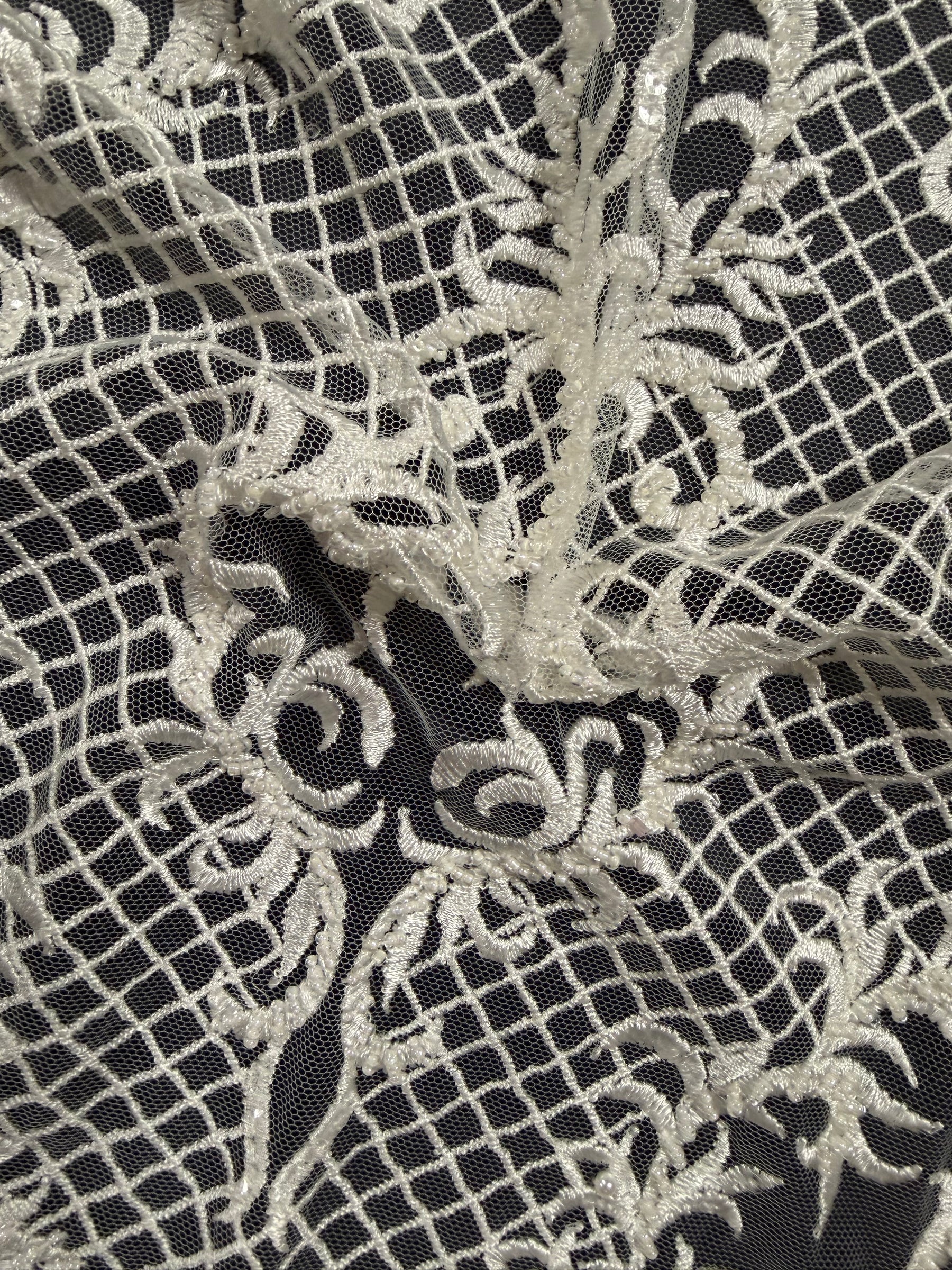 Tulle brodé de perles ivoire - EB1020
