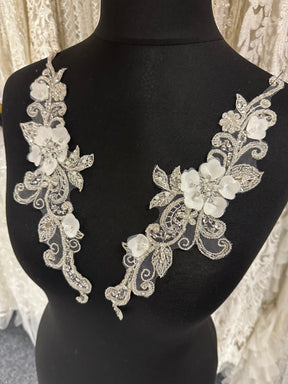 Appliques en dentelle perlée ivoire - T334
