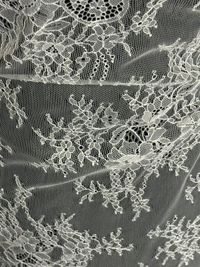 Dentelle Raschel ivoire - P157