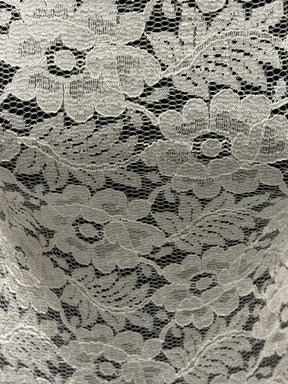 Dentelle florale ivoire pâle - P199