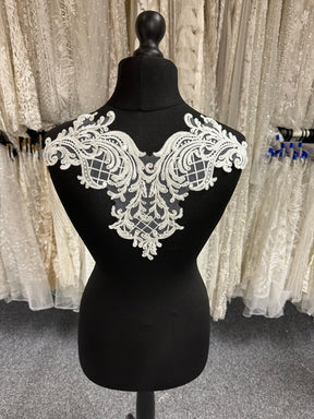 Applique en dentelle cordée ivoire grand format - T799