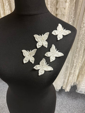 Applique papillon ivoire - T768