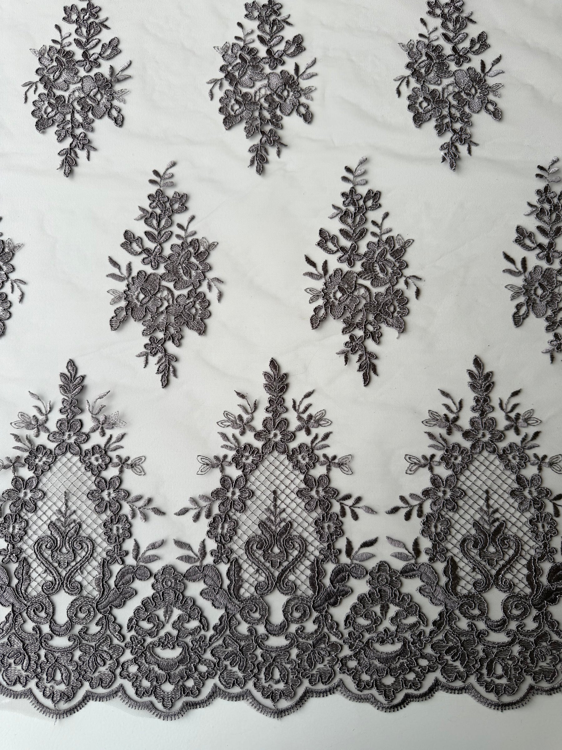 Dentelle Cordonnée Gris Taupe - LA7009