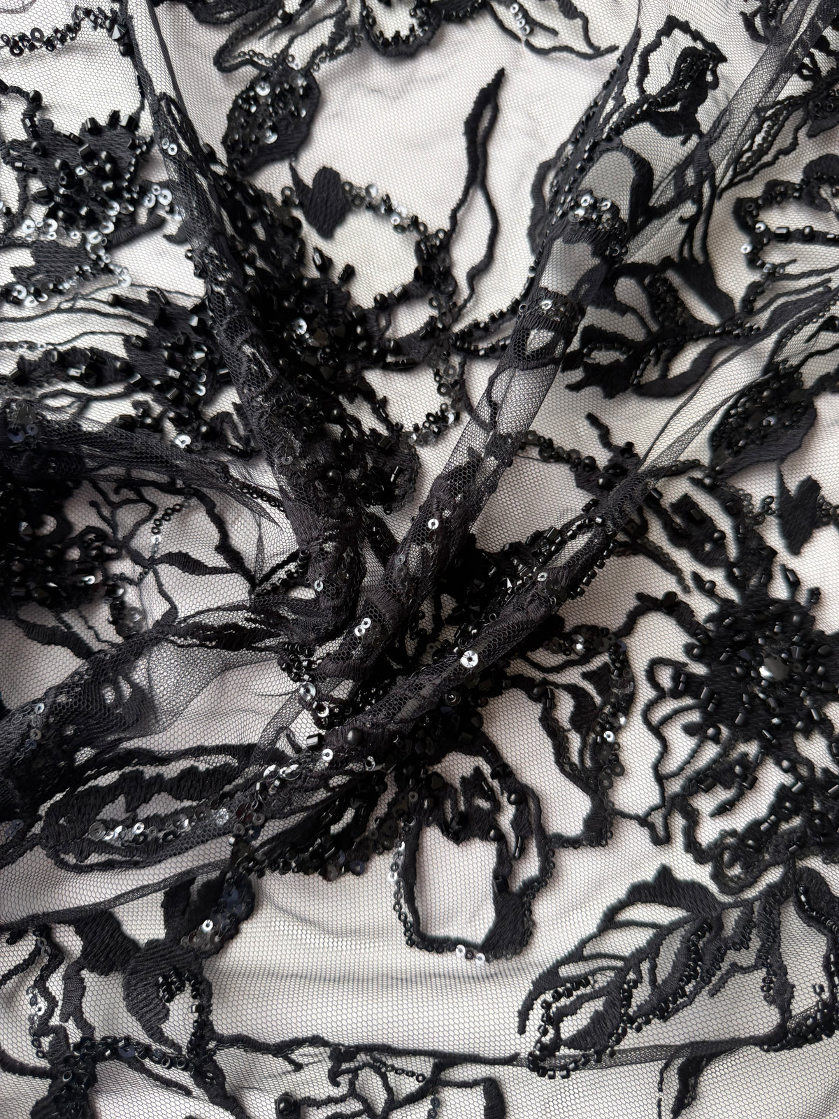 Tulle noir brodé de perles - EB1100