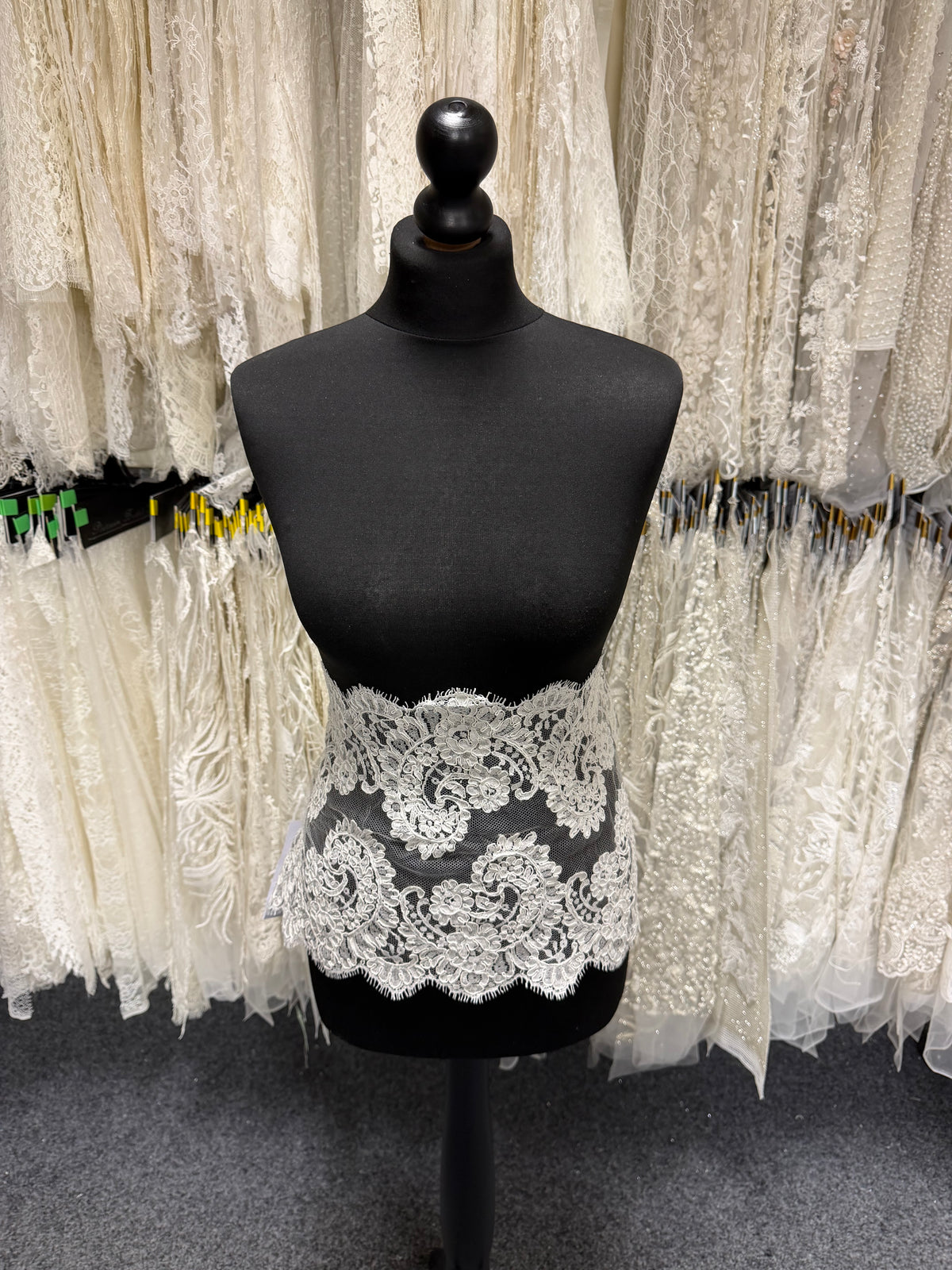 Ivory Corded Chantilly Lace Trim – Sudaba