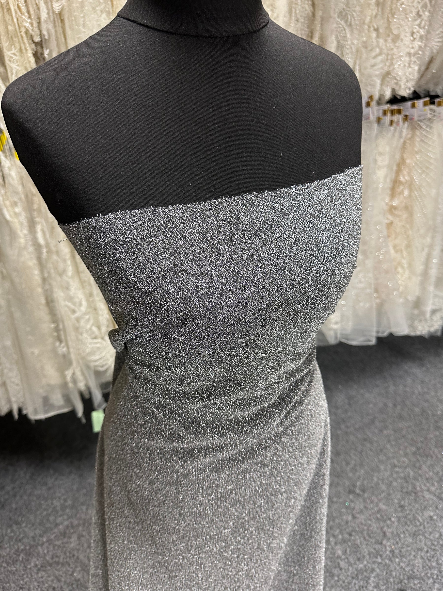 Tricot noir pailleté avec des paillettes argentées - Fantôme