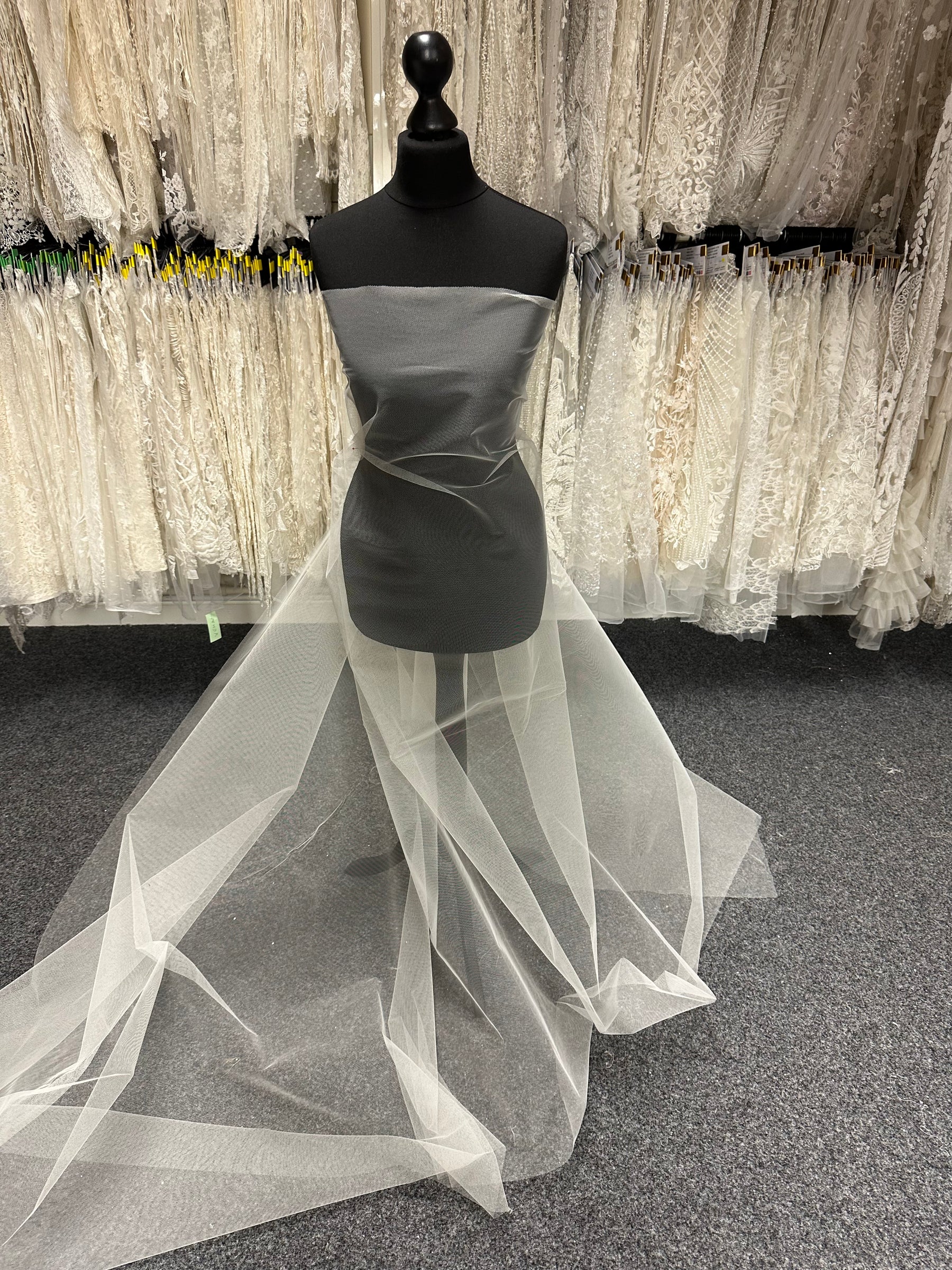 Robe en résille ivoire pâle - Maestro