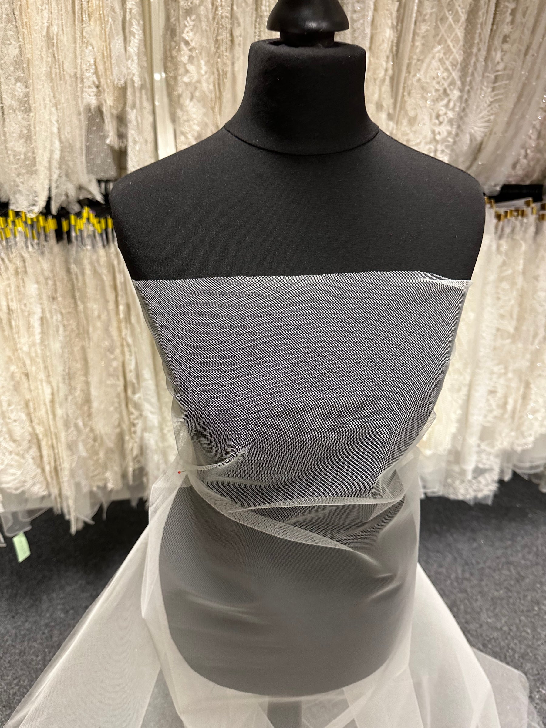 Robe en résille ivoire pâle - Maestro